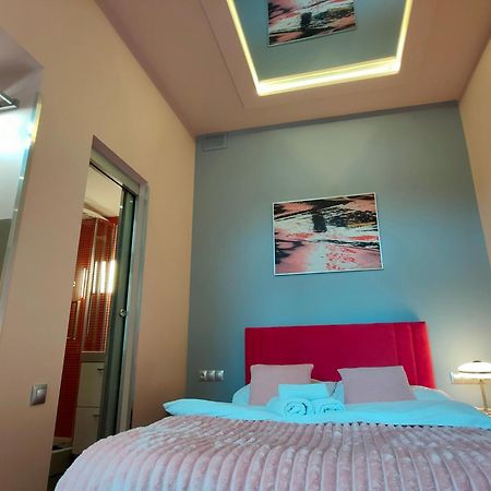 Mirror Pink Studio Apartment Krasków Eksteriør bilde